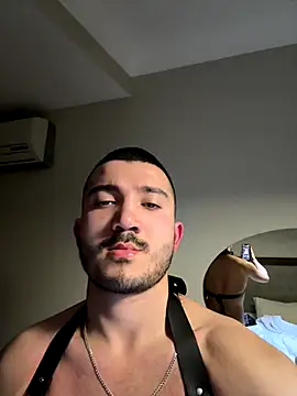 Snapshot of carloos593 chatting on 12/17/25, 06:58 carloos593 online show from 12/17/25, 06:58