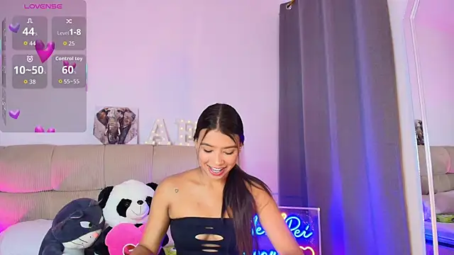 Snapshot of Ana_herrera chatting on 06/08/26, 11:32 Ana herrera online show from 06/08/26, 11:32
