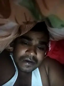 Snapshot of ahannaskar228 chatting on 12/20/25, 06:04 ahannaskar228 online show from 12/20/25, 06:04