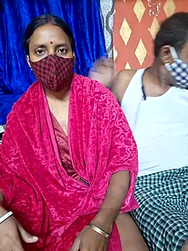 Snapshot of Mr-Mrs-couple chatting on 12/16/25, 06:46 Mr-Mrs-couple online show from 12/16/25, 06:46