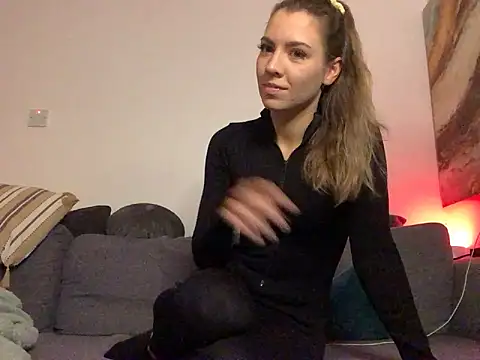 Snapshot of anaspice chatting on 12/17/25, 06:14 anaspice online show from 12/17/25, 06:14