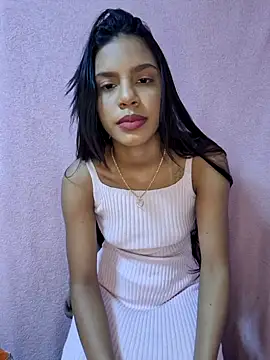 Snapshot of meenina_veneno chatting on 12/15/25, 04:00 meenina veneno online show from 12/15/25, 04:00