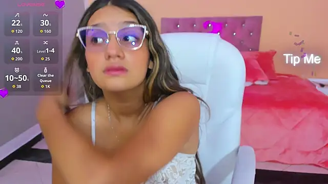 Snapshot of aniie_princess_18 chatting on 02/24/26, 02:42 aniie princess 18 online show from 02/24/26, 02:42