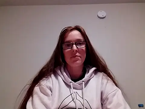 Snapshot of redremmi chatting on 12/15/25, 12:37 redremmi online show from 12/15/25, 12:37