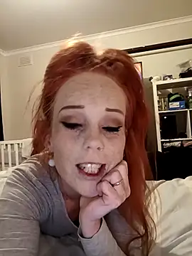 Snapshot of Niudla chatting on 12/14/25, 10:42 Niudla online show from 12/14/25, 10:42