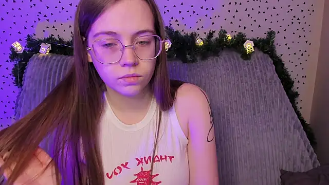 Snapshot of miya_soft chatting on 12/21/25, 01:02 miya soft online show from 12/21/25, 01:02