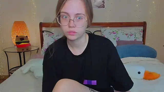 Snapshot of miya_soft chatting on 07/18/26, 01:43 miya soft online show from 07/18/26, 01:43