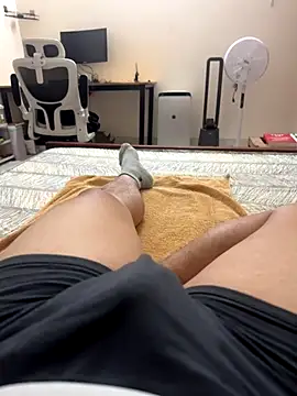 Snapshot of battman4488 chatting on 12/15/25, 03:05 battman4488 online show from 12/15/25, 03:05