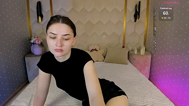 Snapshot of LissieVibes chatting on 02/25/26, 01:43 LissieVibes online show from 02/25/26, 01:43