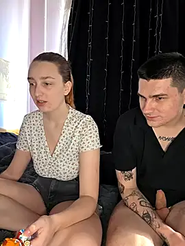 Snapshot of FoxyToxy chatting on 12/15/25, 02:38 FoxyToxy online show from 12/15/25, 02:38