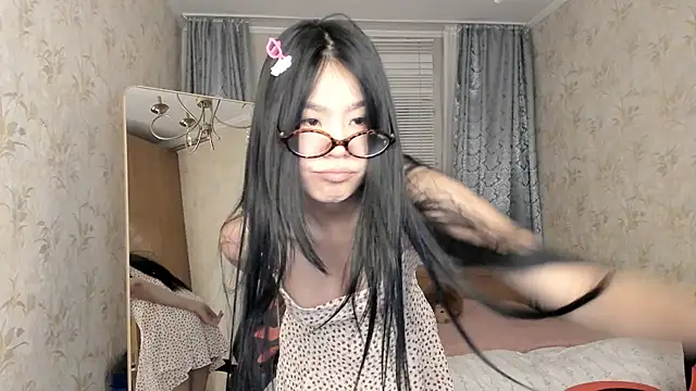 amiya cute online show from 03/28/26, 04:17