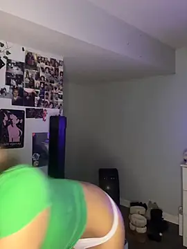 Snapshot of maisie_goldxx chatting on 02/12/26, 03:34 maisie goldxx online show from 02/12/26, 03:34