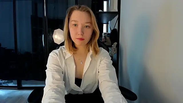 Agatha Mayson online show from 02/06/26, 06:07