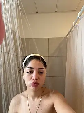 Snapshot of SilkyMira chatting on 02/04/26, 10:32 SilkyMira online show from 02/04/26, 10:32