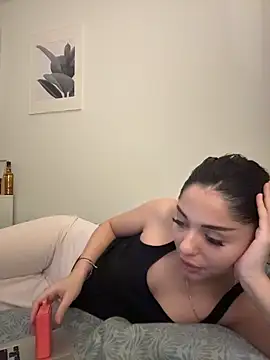 Snapshot of SilkyMira chatting on 02/13/26, 06:15 SilkyMira online show from 02/13/26, 06:15