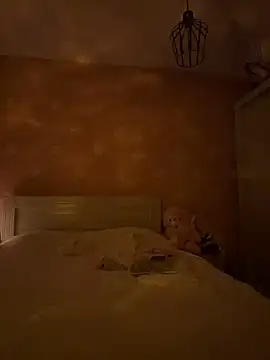 SilkyMira online show from 03/12/26, 08:15