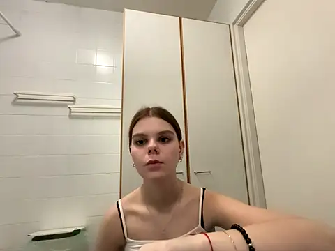 Snapshot of LeyaFlamy chatting on 12/13/25, 07:53 LeyaFlamy online show from 12/13/25, 07:53