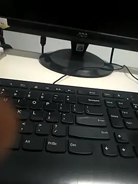 Snapshot of Mega3928 chatting on 12/17/25, 04:24 Mega3928 online show from 12/17/25, 04:24