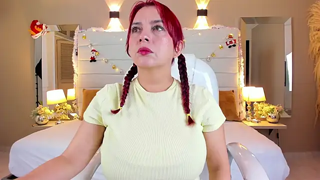 Snapshot of maturexxx_ chatting on 12/14/25, 12:21 maturexxx online show from 12/14/25, 12:21