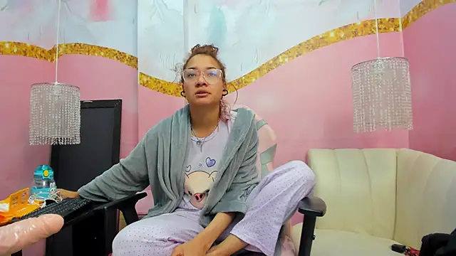 Snapshot of Jadde_Greyy_ chatting on 04/19/26, 12:04 Jadde Greyy online show from 04/19/26, 12:04