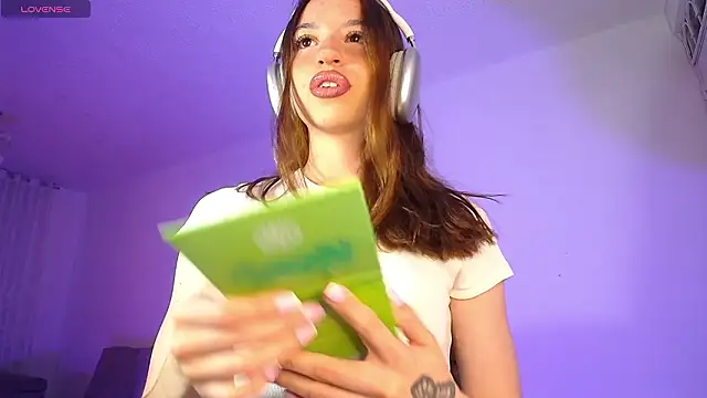 alina lee online show from 03/10/26, 01:32