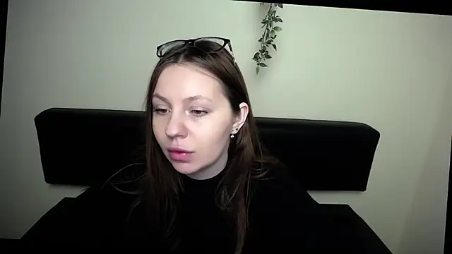 LiliaErmi online show from 04/07/26, 06:03