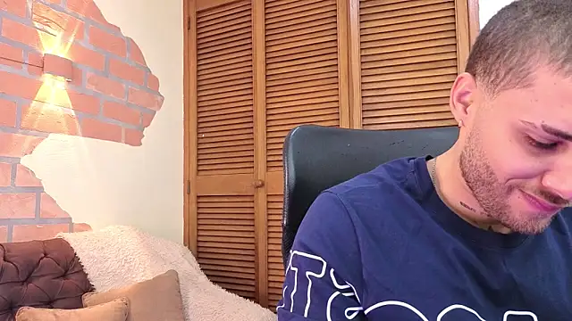 Snapshot of King_meruem chatting on 12/17/25, 12:11 King meruem online show from 12/17/25, 12:11