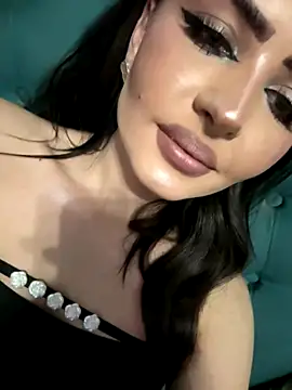 Snapshot of GoldFlow8888 chatting on 12/17/25, 05:52 GoldFlow8888 online show from 12/17/25, 05:52