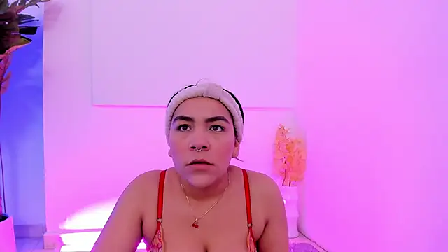 Sophie-dallas online show from 12/15/25, 12:53