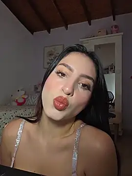 Snapshot of Esmeralda_Rossi chatting on 02/02/26, 04:17 Esmeralda Rossi online show from 02/02/26, 04:17