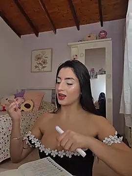 Snapshot of Esmeralda_Rossi chatting on 02/10/26, 05:50 Esmeralda Rossi online show from 02/10/26, 05:50