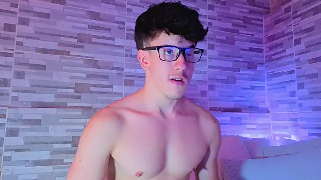 maxxcooper1 online show from 03/12/26, 08:04