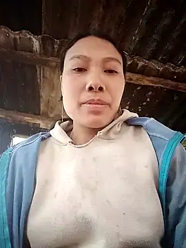 Snapshot of baby8822 chatting on 12/15/25, 01:32 baby8822 online show from 12/15/25, 01:32