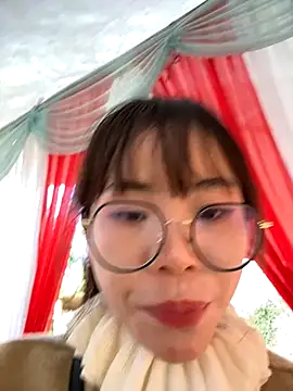 Snapshot of cana5522 chatting on 12/15/25, 07:56 cana5522 online show from 12/15/25, 07:56