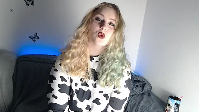 RebeFucksonn online show from 04/26/26, 08:39