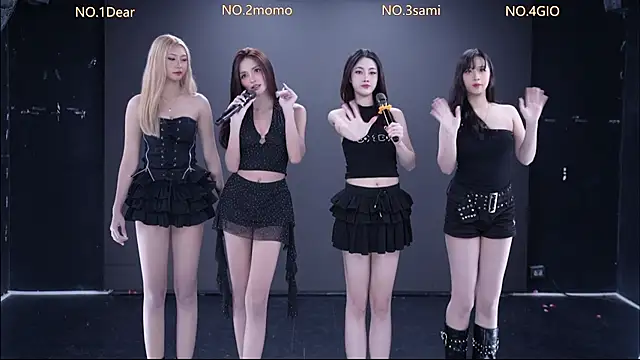 Snapshot of G-Velvet chatting on 12/15/25, 04:11 G-Velvet online show from 12/15/25, 04:11