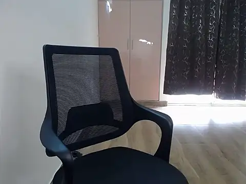 Shy nivi online show from 04/07/26, 06:47