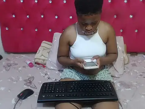 Snapshot of Barbie_Kay chatting on 12/15/25, 02:16 Barbie Kay online show from 12/15/25, 02:16