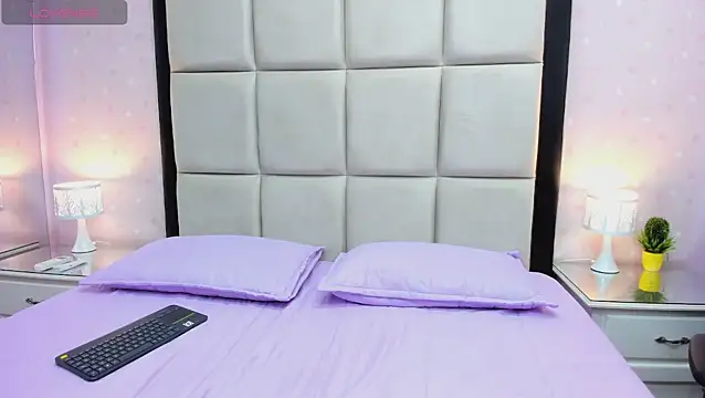 JulietaFerrer  online show from 12/21/25, 12:56