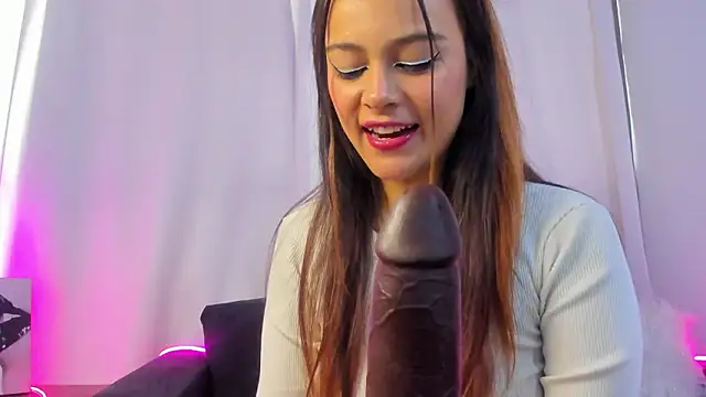 Adelaindiamond  online show from 01/17/26, 12:21