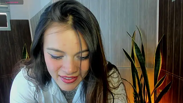 Adelaindiamond  online show from 03/04/26, 12:44