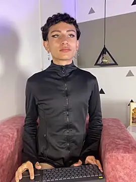 Snapshot of JiangShy666 chatting on 12/14/25, 01:05 JiangShy666 online show from 12/14/25, 01:05