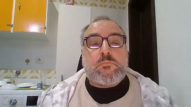 Snapshot of UrsoHardBRPT chatting on 12/15/25, 06:56 UrsoHardBRPT online show from 12/15/25, 06:56