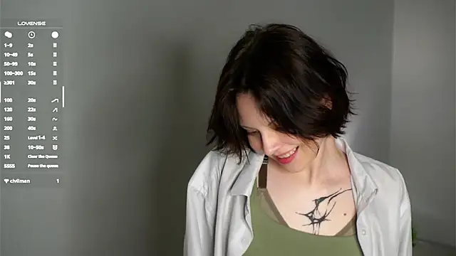 Snapshot of SharylOrbin chatting on 12/19/25, 10:06 SharylOrbin online show from 12/19/25, 10:06