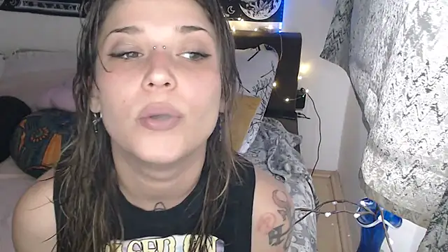 AlienforTwenty online show from 03/25/26, 12:44