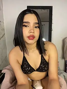 Snapshot of karii__ chatting on 12/15/25, 09:08 karii online show from 12/15/25, 09:08