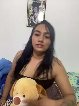 Snapshot of eleanor-777- chatting on 12/16/25, 03:22 eleanor-777- online show from 12/16/25, 03:22