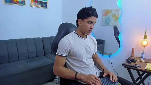 Dustyn Michelle1 online show from 02/09/26, 07:51