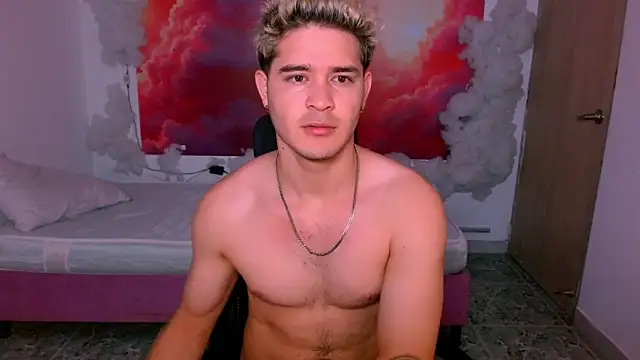 Snapshot of RayanLynxx chatting on 12/16/25, 07:30 RayanLynxx online show from 12/16/25, 07:30