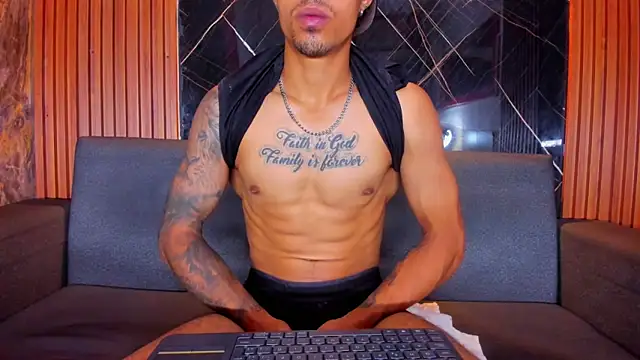 Snapshot of Sex_angel77 chatting on 12/14/25, 03:01 Sex angel77 online show from 12/14/25, 03:01